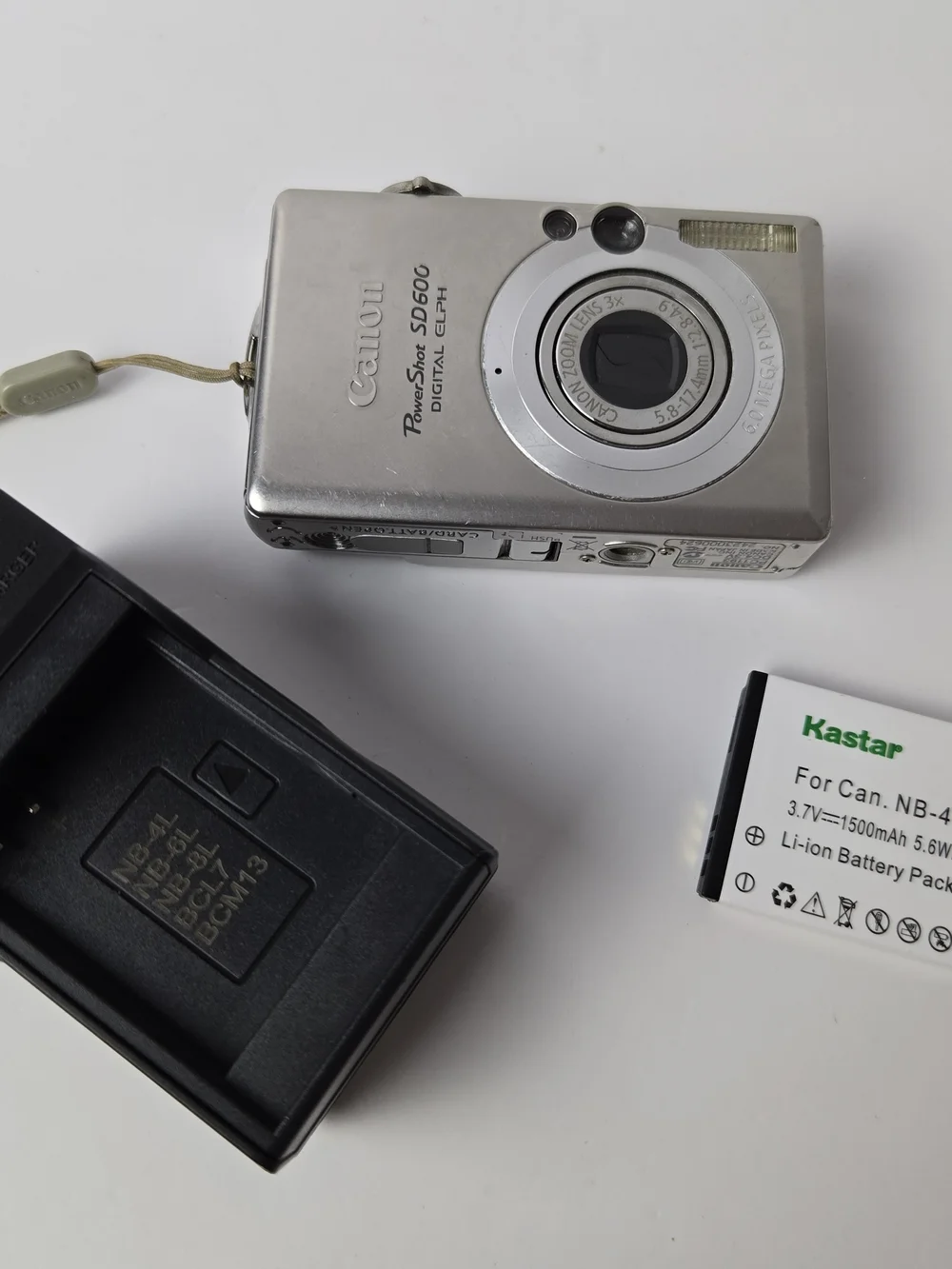 Canon PowerShot Digital ELPH SD600 6.0MP Camera w/ Charger/Batt. Tested & Works! - Picture 13 of 15